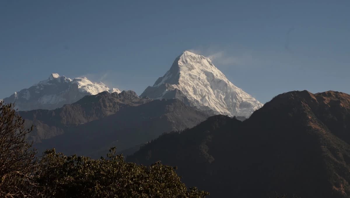Baarasikha and Annapurna South (7219 m)