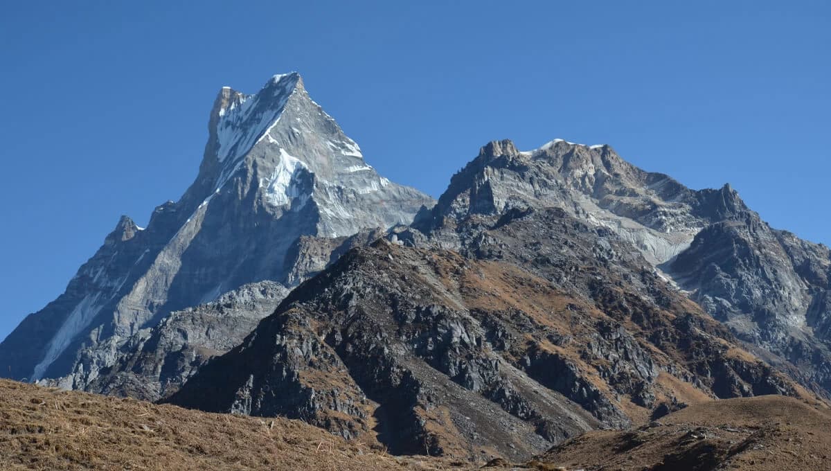 Machhapuchhre (6997 m) and Mardi Himal (5587 m)
