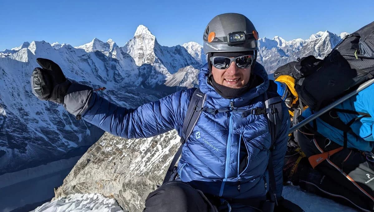 Island Peak Summit (6189 m)