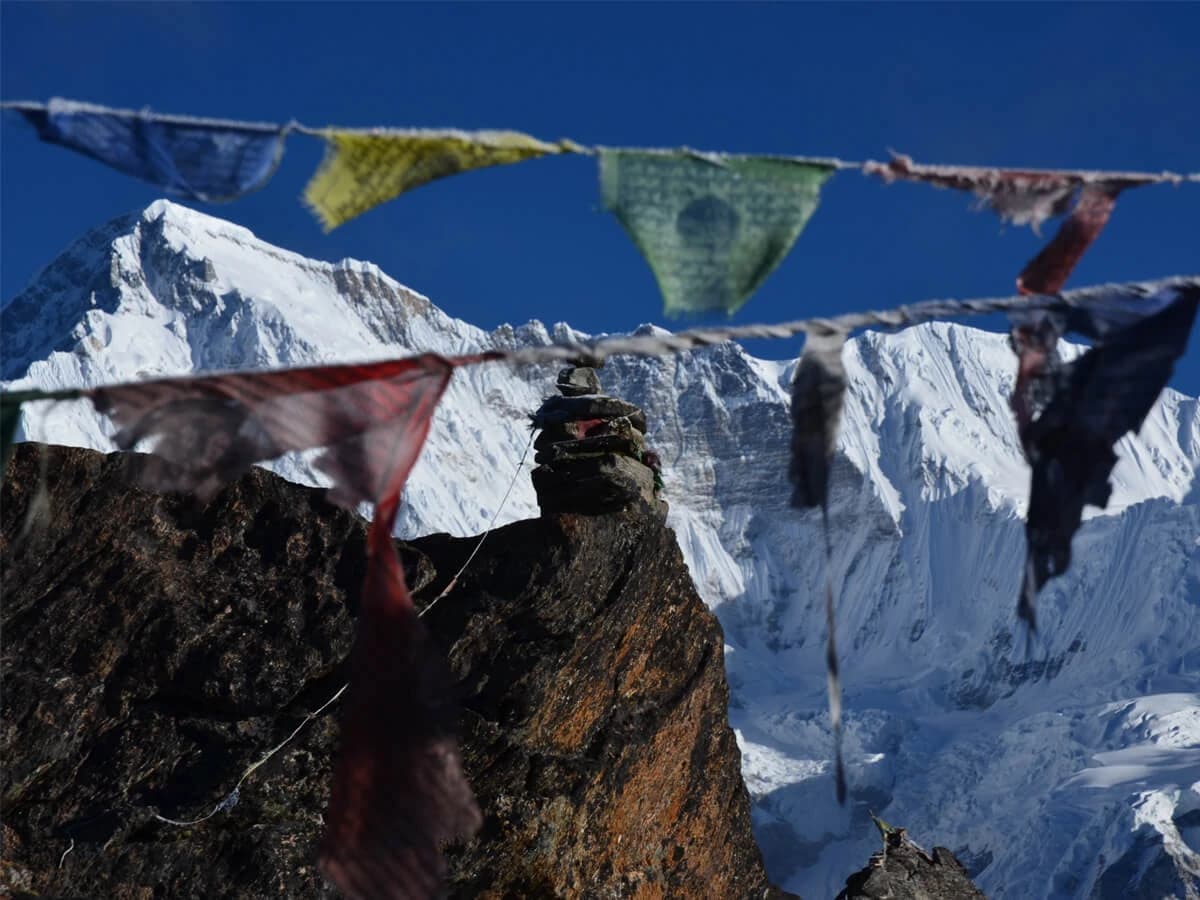 Everest Three Passes Trek Cho Oyu Mountain